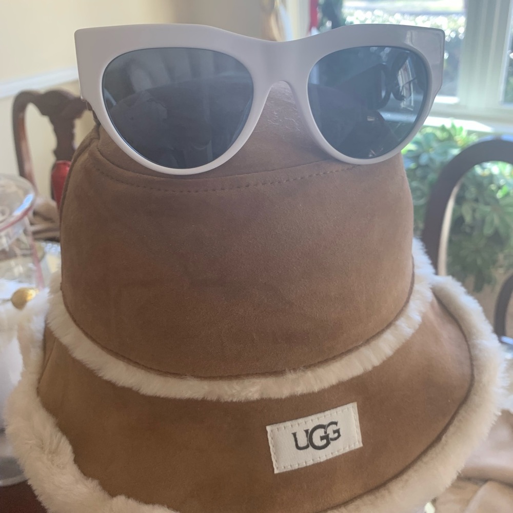 NEW Versace Cat Eye Sunglasses in White